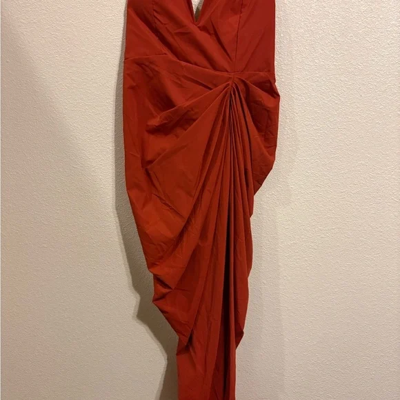 PrettyLittleThing Strapless Dress in Rich Rust - Picture 7 of 7